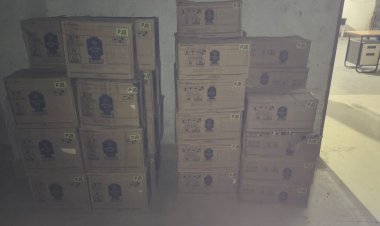 महुआ थाना और मध् निषेद की संयुक्त छापेमारी में 46 कार्टन विदेशी शराब किया गया बरामद