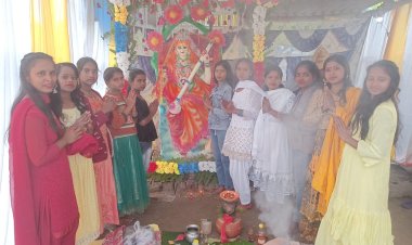 धूमधाम से छात्राओं ने मनाया ज्ञान की देवी मां सरस्वती की पावन पर्व